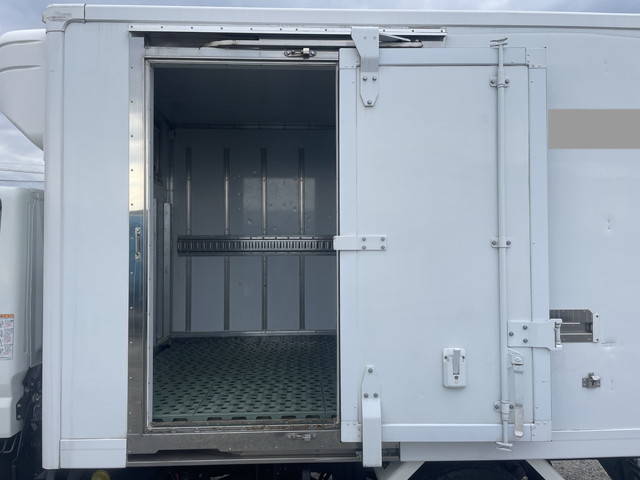 三菱ふそうキャンター冷凍車（冷蔵車）小型（2t・3t）[写真07]