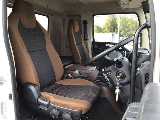 日野レンジャー冷凍車（冷蔵車）中型（4t）[写真28]