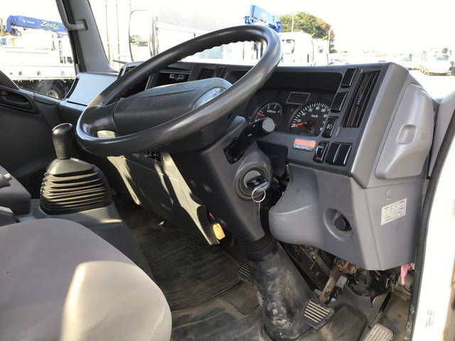 いすゞエルフクレーン6段小型（2t・3t）[写真34]