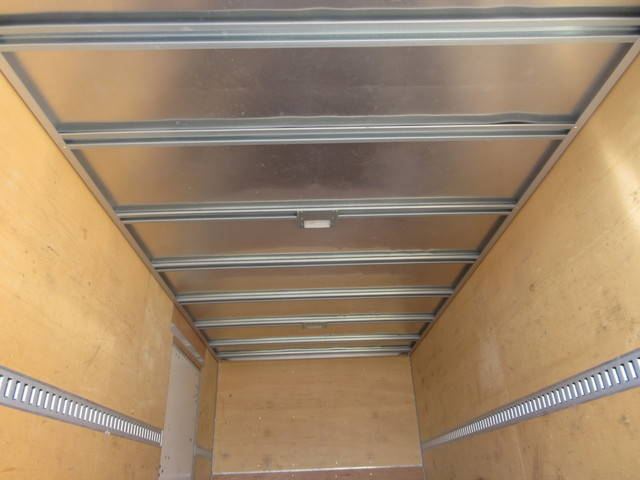 いすゞエルフアルミバン小型（2t・3t）[写真11]