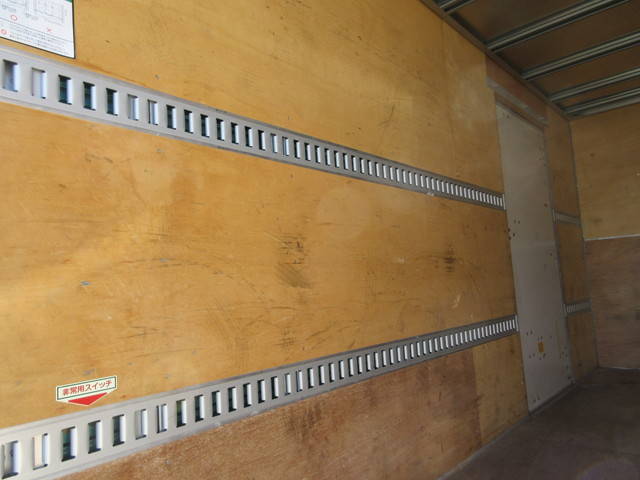 いすゞエルフアルミバン小型（2t・3t）[写真12]