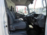 いすゞエルフアルミバン小型（2t・3t）[写真18]