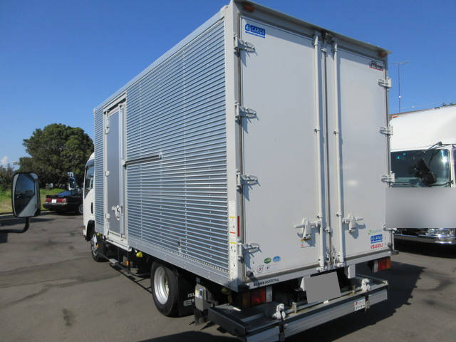 いすゞエルフアルミバン小型（2t・3t）[写真02]