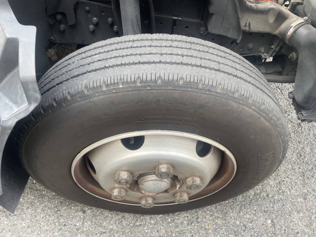 三菱ふそうキャンター平ボディ小型（2t・3t）[写真10]