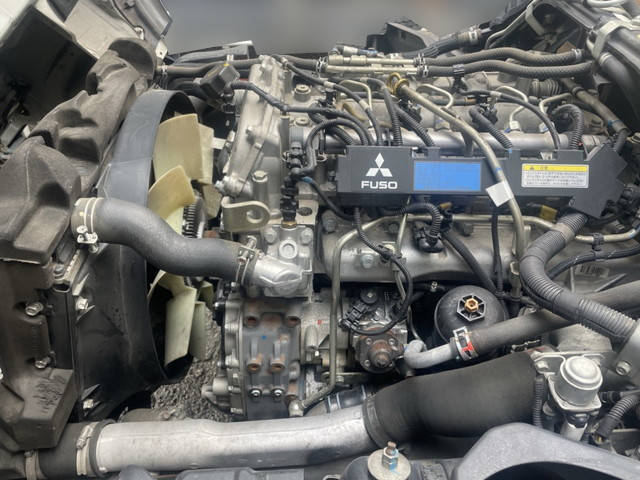 三菱ふそうキャンター平ボディ小型（2t・3t）[写真17]
