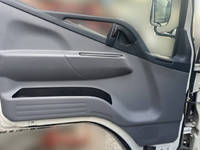 三菱ふそうキャンター平ボディ小型（2t・3t）[写真20]