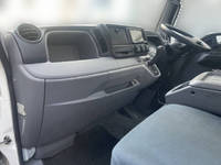 三菱ふそうキャンター平ボディ小型（2t・3t）[写真24]