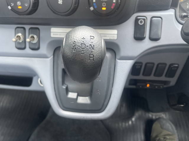 三菱ふそうキャンター平ボディ小型（2t・3t）[写真29]