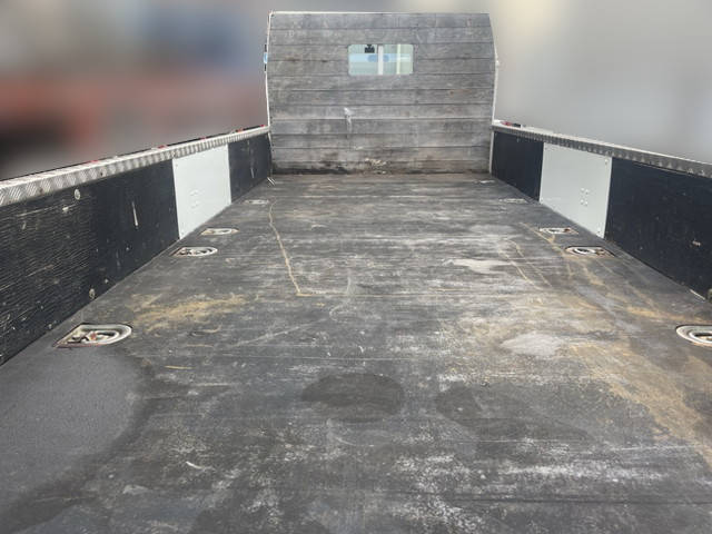 三菱ふそうキャンター平ボディ小型（2t・3t）[写真07]