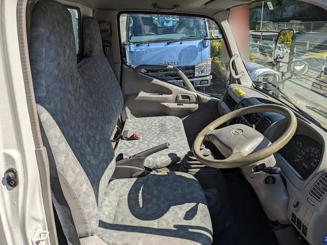 日野デュトロ平ボディ小型（2t・3t）[写真10]