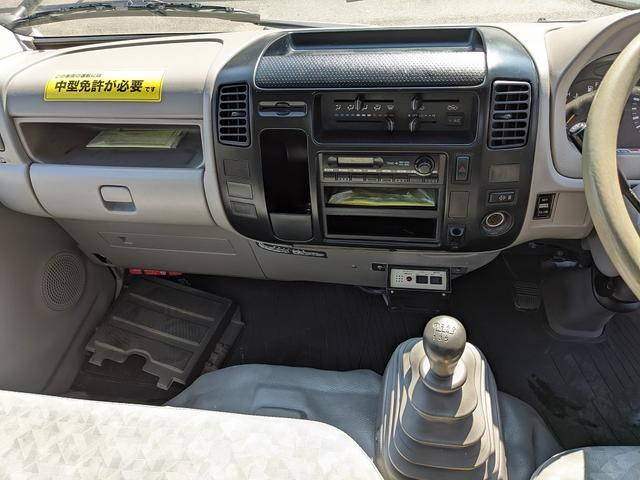 日野デュトロ平ボディ小型（2t・3t）[写真09]