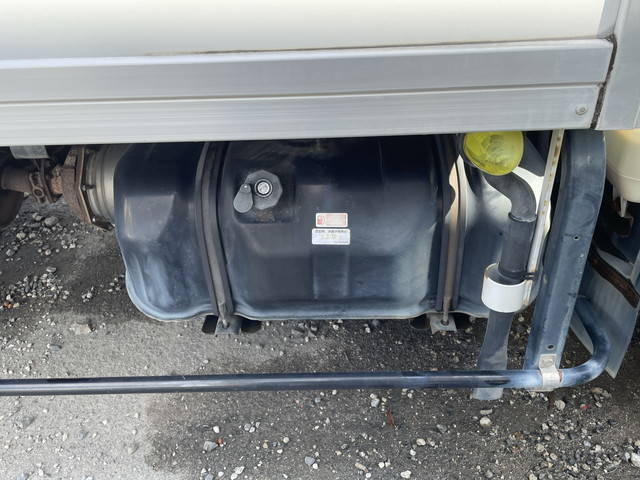 いすゞエルフ冷凍車（冷蔵車）小型（2t・3t）[写真16]