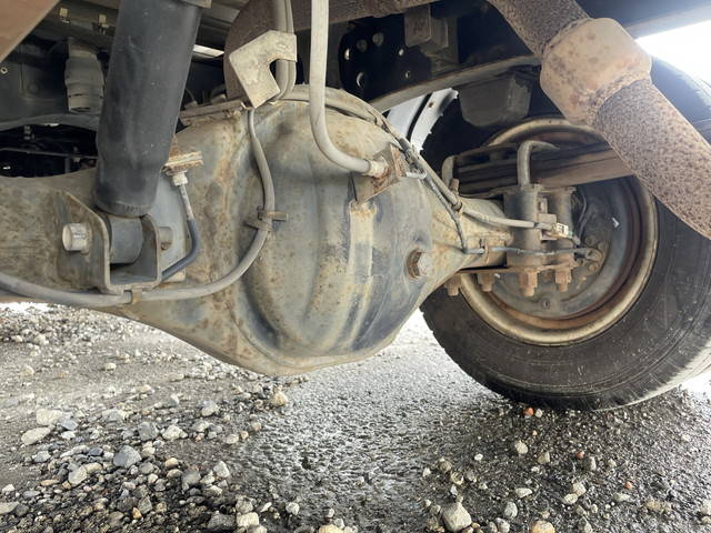 いすゞエルフ冷凍車（冷蔵車）小型（2t・3t）[写真20]