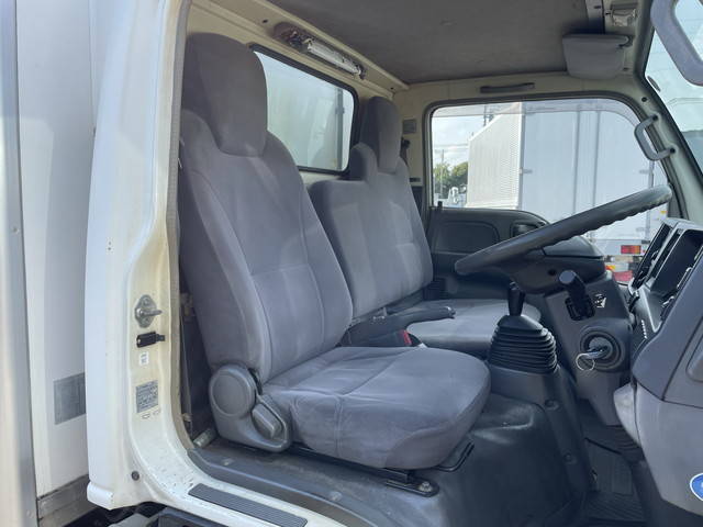 いすゞエルフ冷凍車（冷蔵車）小型（2t・3t）[写真28]