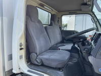 いすゞエルフ冷凍車（冷蔵車）小型（2t・3t）[写真28]