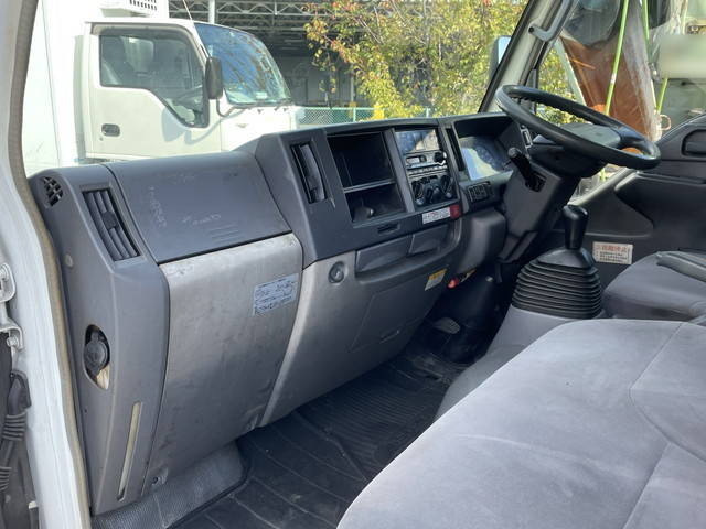 いすゞエルフ冷凍車（冷蔵車）小型（2t・3t）[写真31]