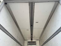 三菱ふそうファイター冷蔵冷凍ウイング中型（4t）[写真14]