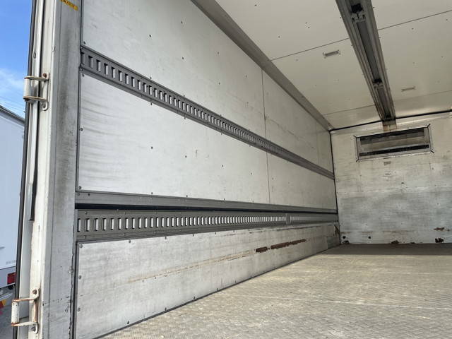 三菱ふそうファイター冷蔵冷凍ウイング中型（4t）[写真15]