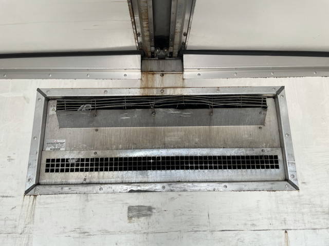 三菱ふそうファイター冷蔵冷凍ウイング中型（4t）[写真17]