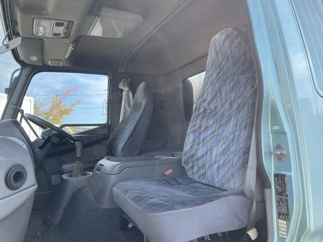 三菱ふそうファイター冷蔵冷凍ウイング中型（4t）[写真25]
