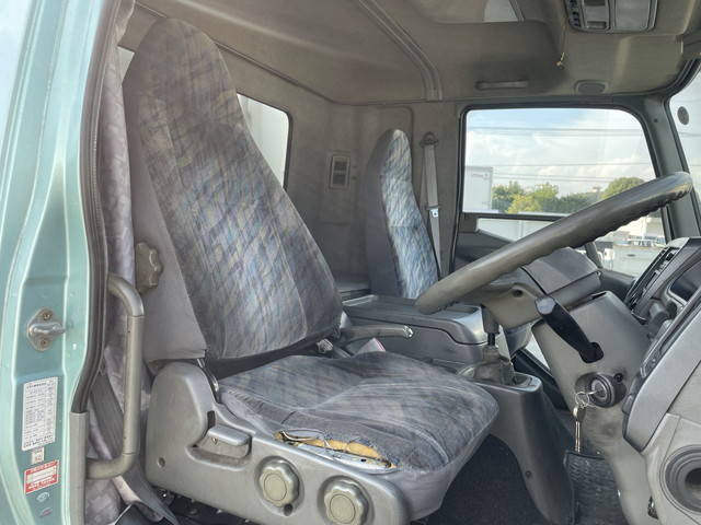 三菱ふそうファイター冷蔵冷凍ウイング中型（4t）[写真26]