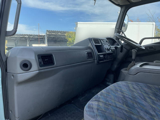 三菱ふそうファイター冷蔵冷凍ウイング中型（4t）[写真27]