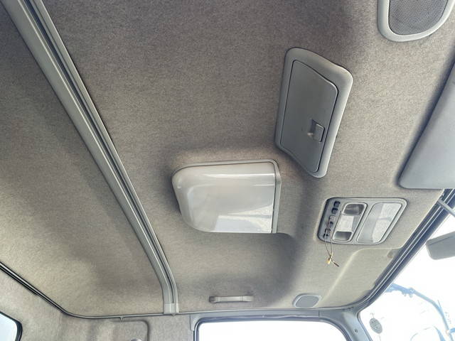 三菱ふそうファイター冷蔵冷凍ウイング中型（4t）[写真30]