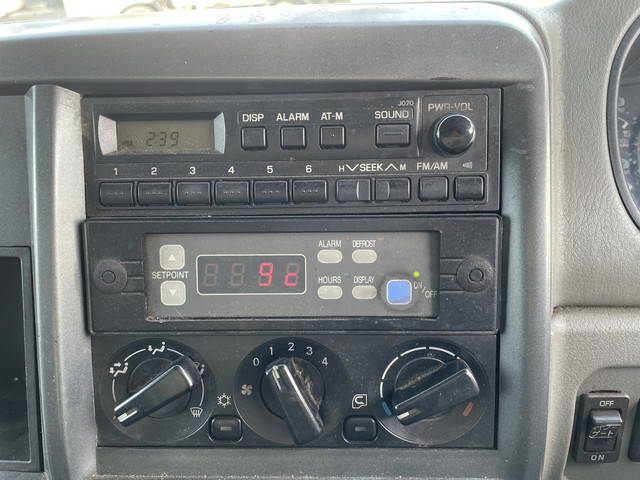 三菱ふそうファイター冷蔵冷凍ウイング中型（4t）[写真35]