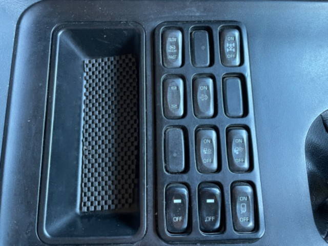 三菱ふそうスーパーグレートダンプ大型（10t）[写真36]