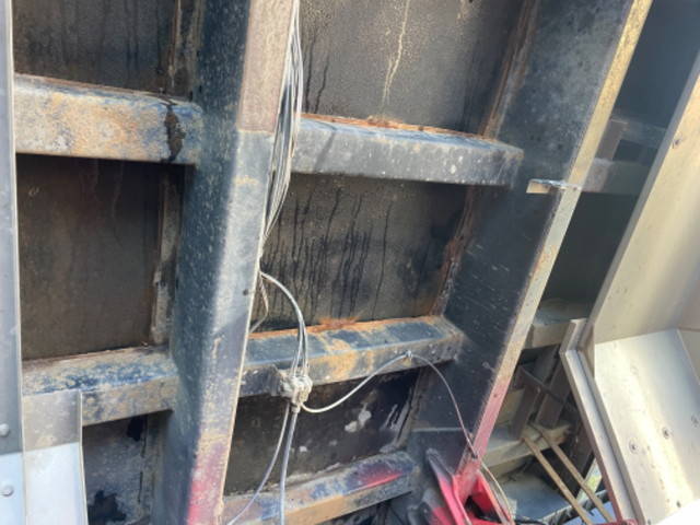 三菱ふそうスーパーグレートダンプ大型（10t）[写真11]