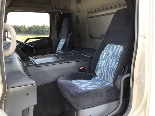 三菱ふそうスーパーグレートトレーラーヘッド（トラクターヘッド）大型（10t）[写真30]