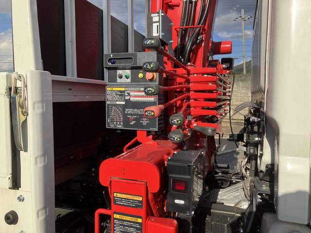 三菱ふそうキャンタークレーン3段小型（2t・3t）[写真13]