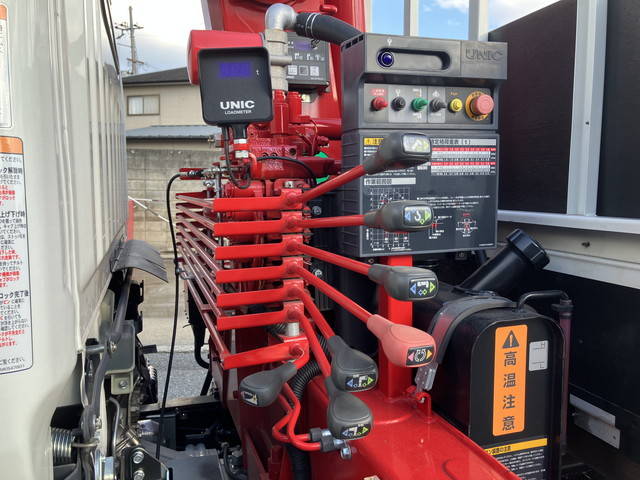 三菱ふそうキャンタークレーン3段小型（2t・3t）[写真14]