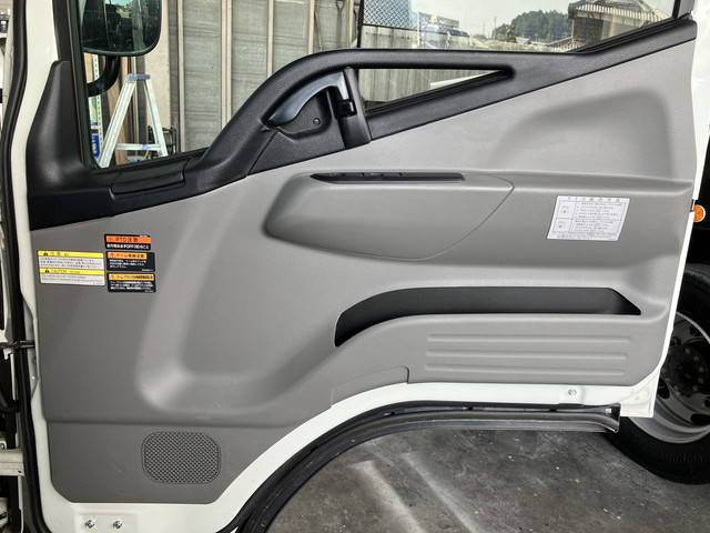 三菱ふそうキャンタークレーン3段小型（2t・3t）[写真27]