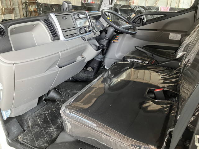 三菱ふそうキャンタークレーン3段小型（2t・3t）[写真31]