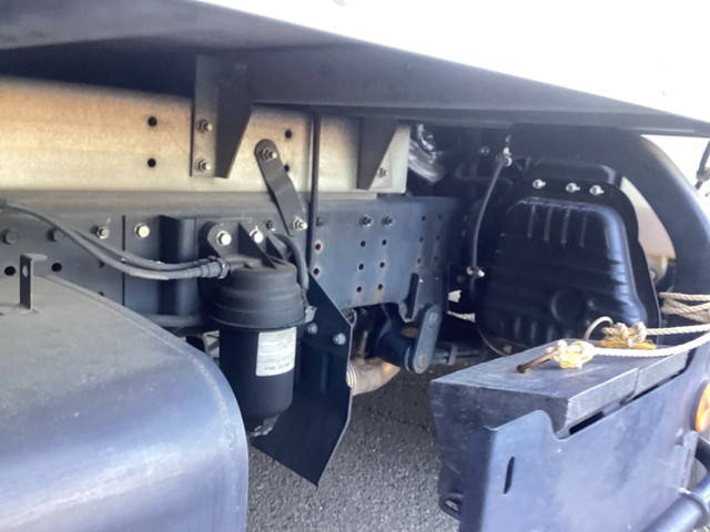 三菱ふそうキャンターアルミバン小型（2t・3t）[写真20]