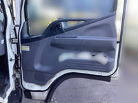 三菱ふそうキャンターアルミバン小型（2t・3t）[写真28]