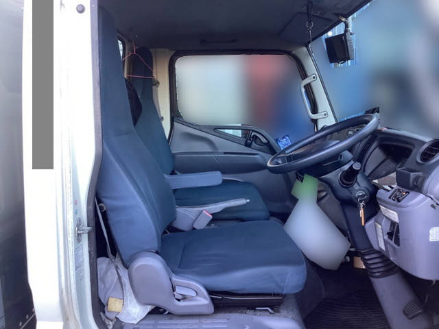 三菱ふそうキャンターアルミバン小型（2t・3t）[写真29]