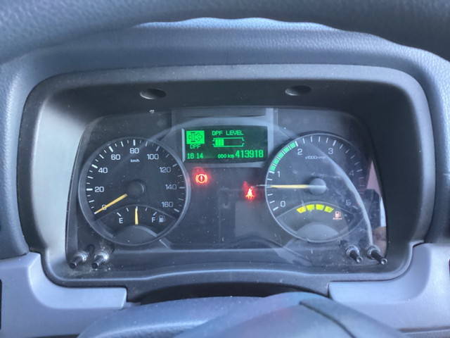 三菱ふそうキャンターアルミバン小型（2t・3t）[写真32]