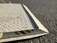 いすゞエルフ平ボディ小型（2t・3t）[写真16]