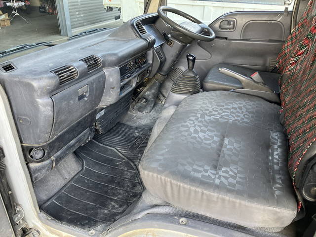 いすゞエルフ平ボディ小型（2t・3t）[写真30]