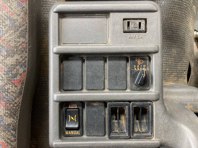 いすゞフォワードダンプ中型（4t）[写真34]