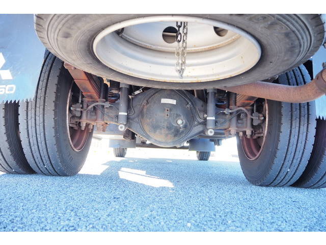 三菱ふそうキャンター平ボディ小型（2t・3t）[写真12]