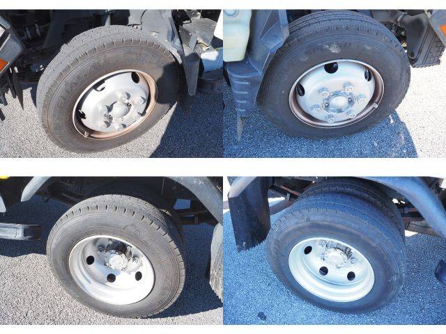 三菱ふそうキャンター平ボディ小型（2t・3t）[写真17]