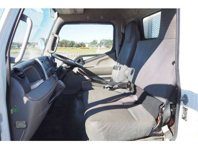 三菱ふそうキャンター平ボディ小型（2t・3t）[写真26]