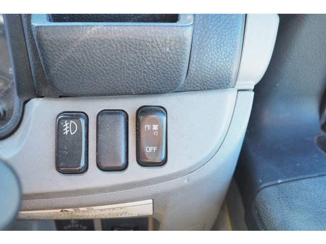 三菱ふそうキャンター平ボディ小型（2t・3t）[写真35]