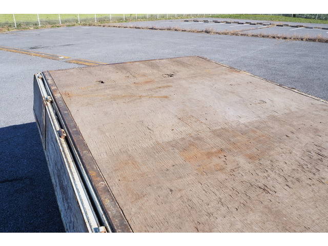 三菱ふそうキャンター平ボディ小型（2t・3t）[写真08]