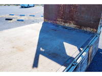 三菱ふそうキャンター平ボディ小型（2t・3t）[写真09]