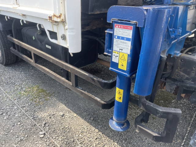 三菱ふそうキャンタークレーン3段小型（2t・3t）[写真13]