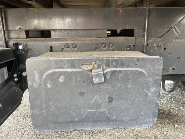 三菱ふそうキャンタークレーン3段小型（2t・3t）[写真22]